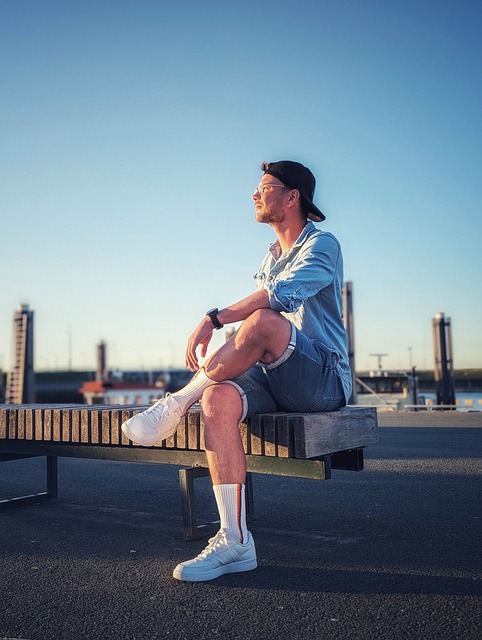 斯近日对本 斯近日对本